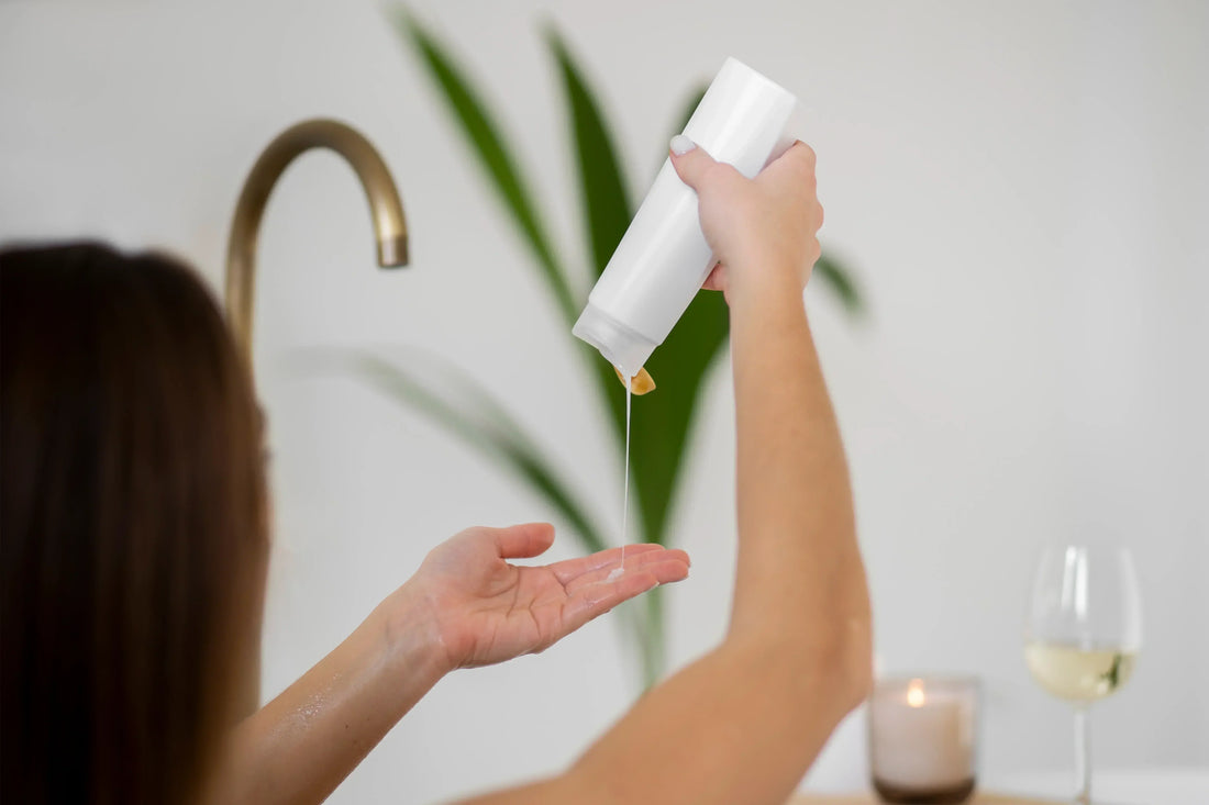 Benefits of Sulfate-Free Shampoo - Applying sulfate-free shampoo for healthy hair, showcasing the benefits of sulfate-free shampoo in Pakistan.